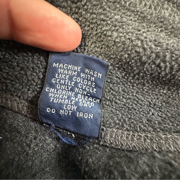 GAP Men's Charcoal Zip-Up Vest with Two Front Pockets - Picture 7 of 7